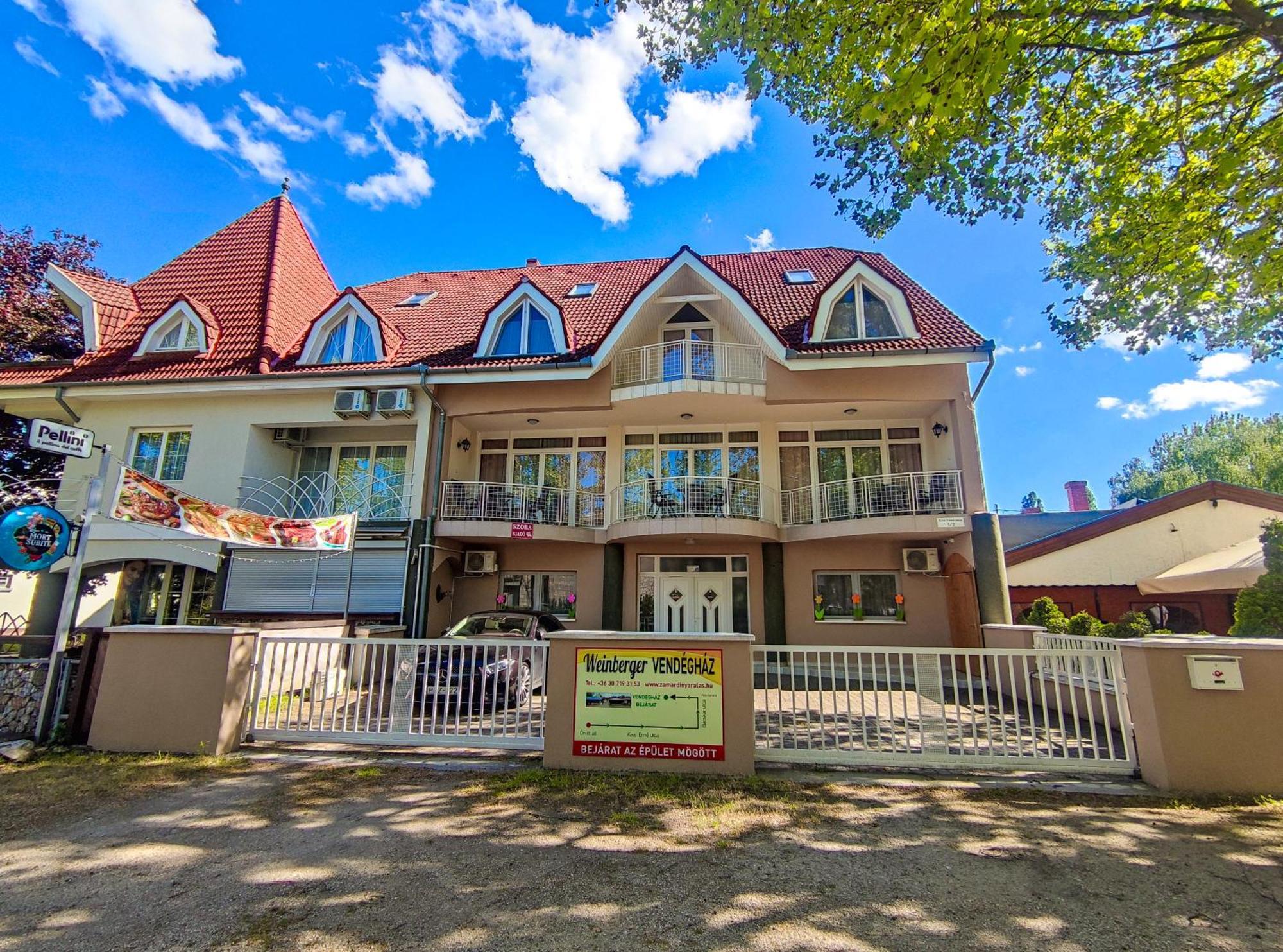 Weinberger Vendeghaz Hotel Zamardi Exterior photo